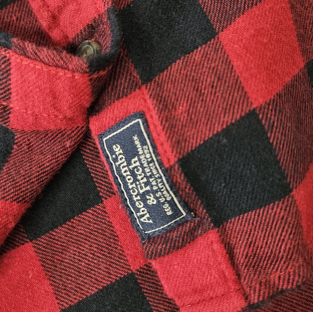 Abercrombie & Fitch Buffalo Plaid Flannel Shirt Red Black Relaxed Fit Small - Picture 6 of 10